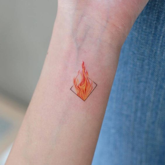 Petit Tatouage Discret (11)