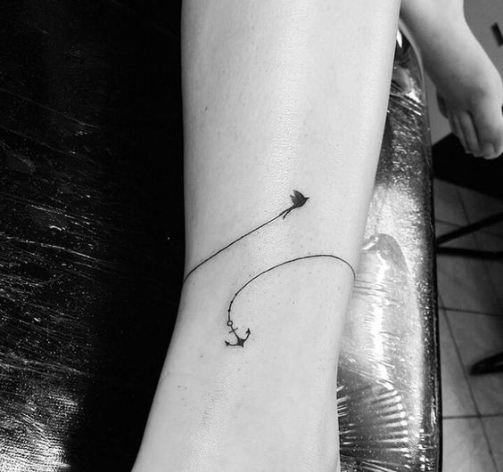 Tatouage Ancre Femme (17)