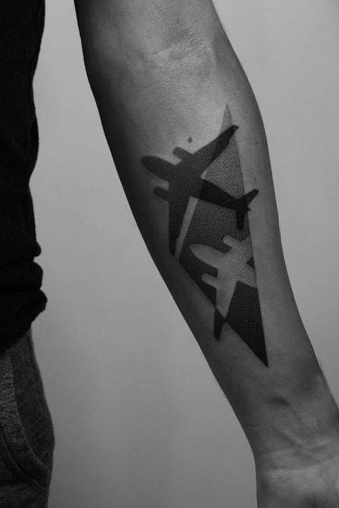 Tatouage Avion Homme (15)