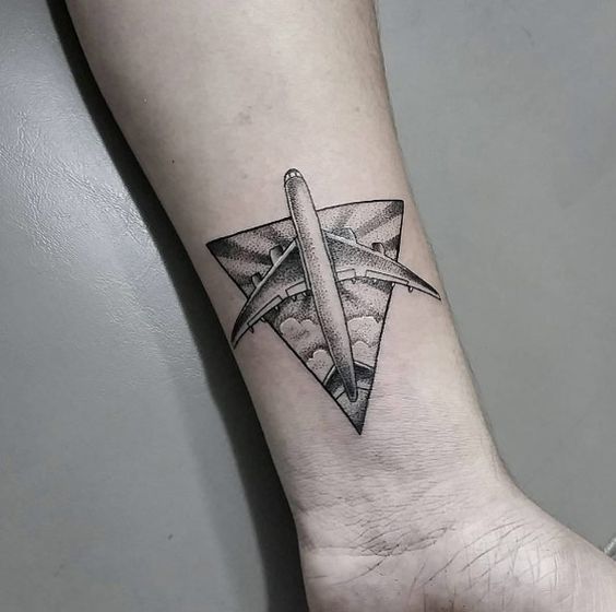 Tatouage Avion Homme (6)