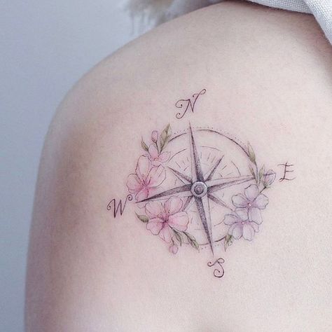 Tatouage Boussole Femme (13)