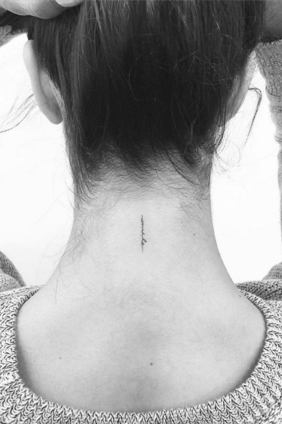 Tatouage Cou Discret (10)