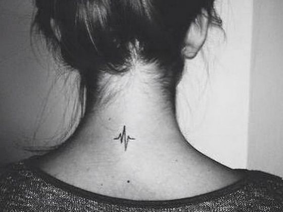 Tatouage Cou Discret (8)