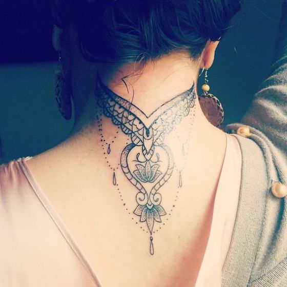 Tatouage Cou Femme (1)