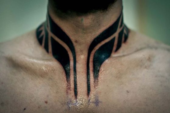 Tatouage Cou Homme (8)