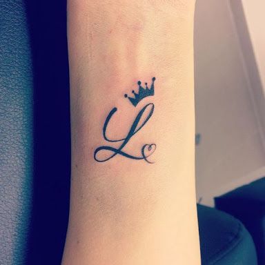 Tatouage Couronne Femme (25)