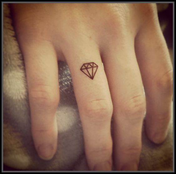 Tatouage Diamant Femme (10)