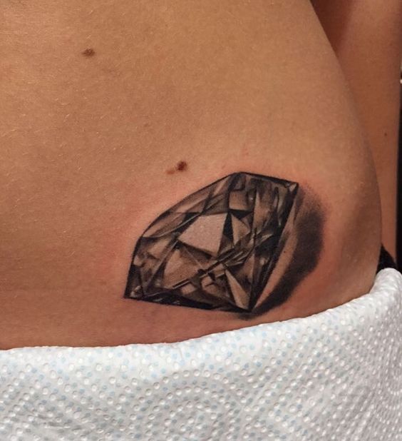 Tatouage Diamant Réaliste (2)