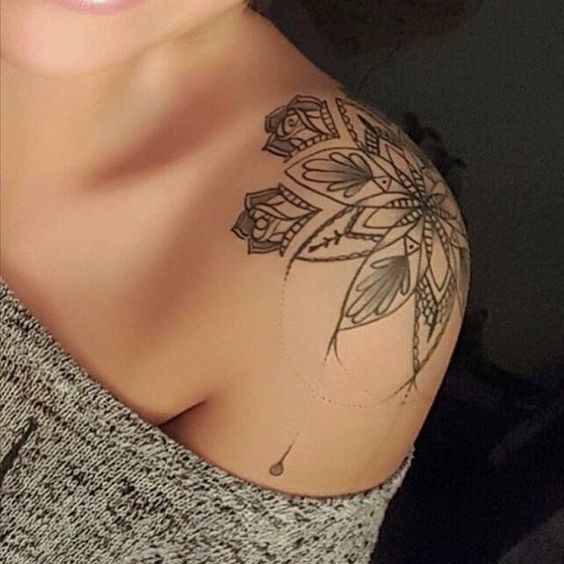 Tatouage épaule Femme (11)