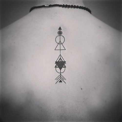 Tatouage Fleche Geometrique (5)