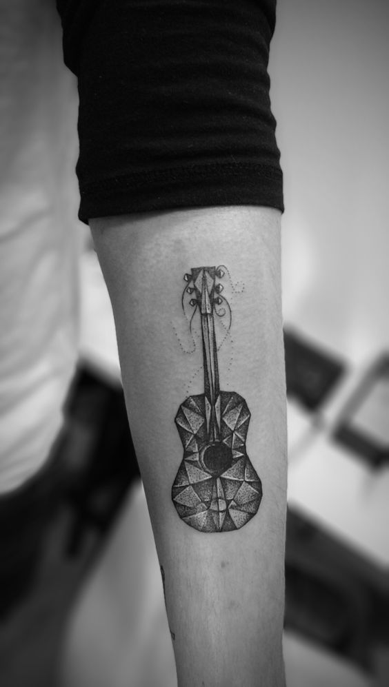 Tatouage Guitare Minimaliste (4)