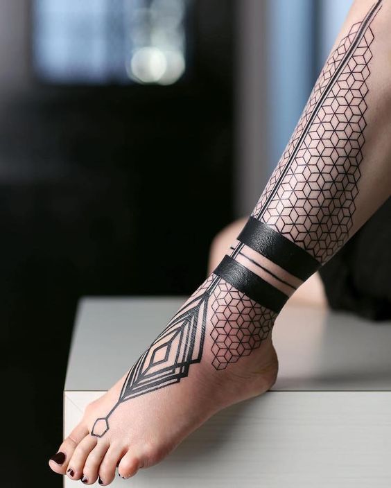 Tatouage Jambe Tribal (8)