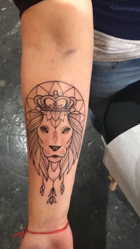 Tatouage Lion Femme (12)