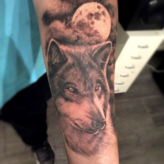 Tatouage Loup Et Lune (2)