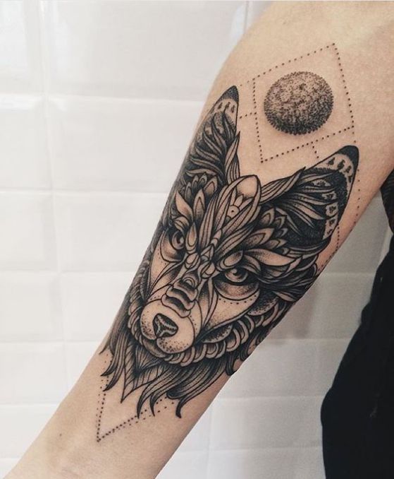 Tatouage Loup Et Lune (3)