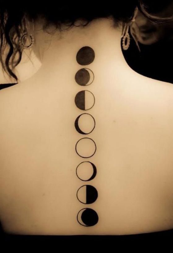 Tatouage Lune Femme (5)