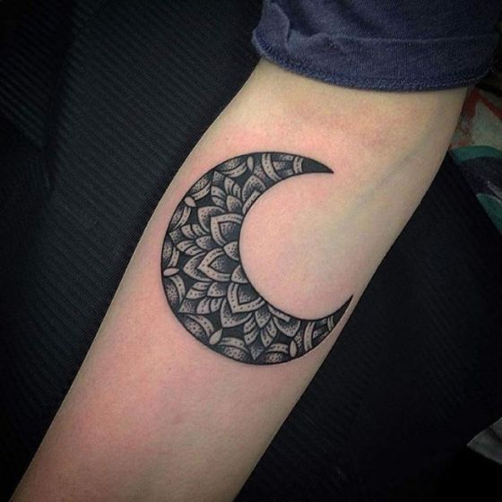 Tatouage Lune Homme (11)