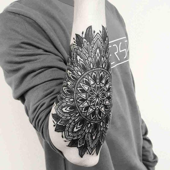 Tatouage Mandala Homme (1)