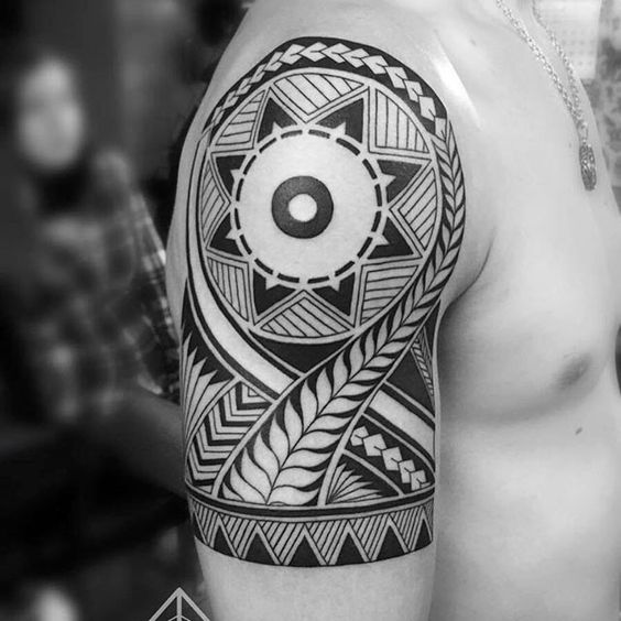 Tatouage Maori Epaule