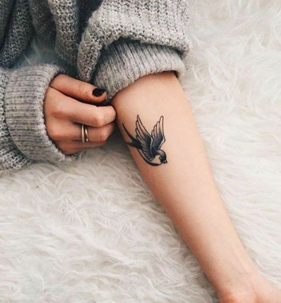 Tatouage Oiseau Simple Bras (6)