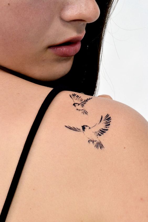 Tatouage Oiseaux Dos (1)