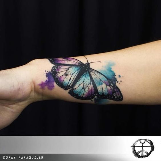 Tatouage Papillon Main (1)