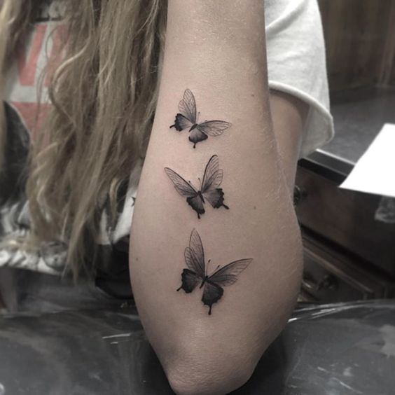 Tatouage Papillon Petit (2)