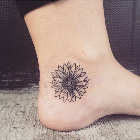 Tatouage Pied Femme (8)