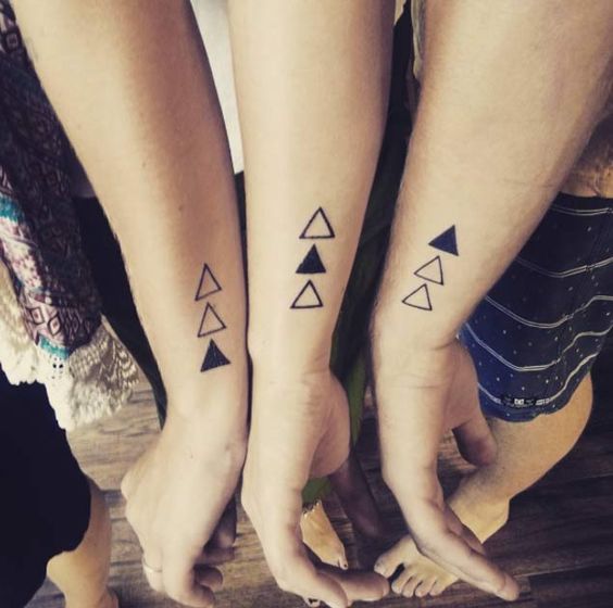 Tatouage Soeurs Simple (9)