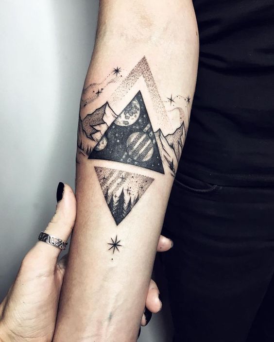 Tatouage Triangle Femme (9)