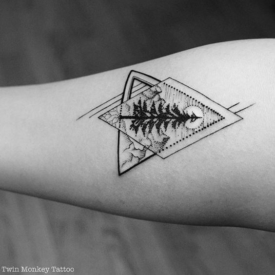 Tatouage Triangle Homme (11)