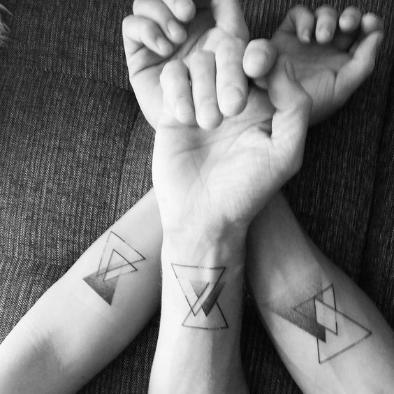 Tatouage Triangle Homme (12)