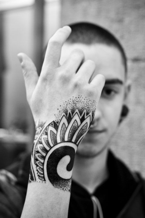 Tatouages Main Homme (13)