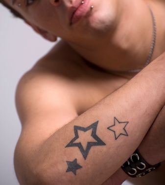 Tatouages Stars Bras (1)