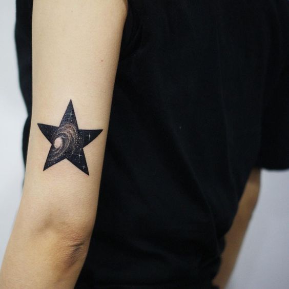 Tatouages Stars Femme (3)