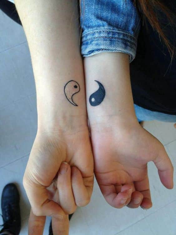 ying yang tatuaje pareja