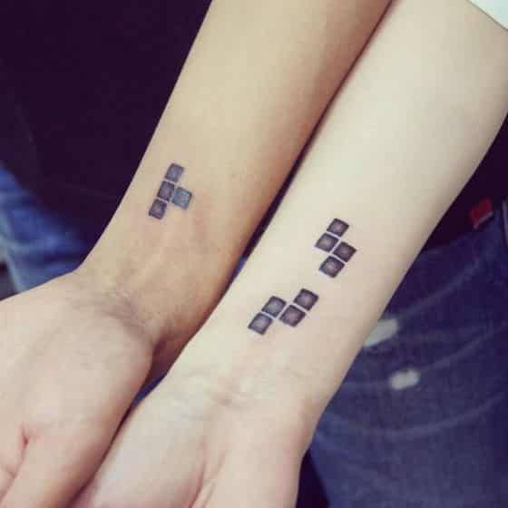 tatuaje parejas estilo gamer