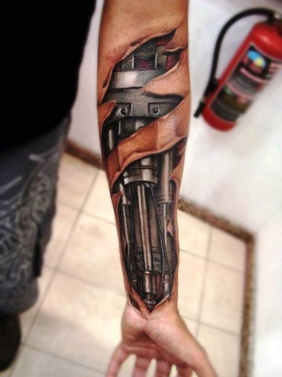 brazo mecanico tattoo