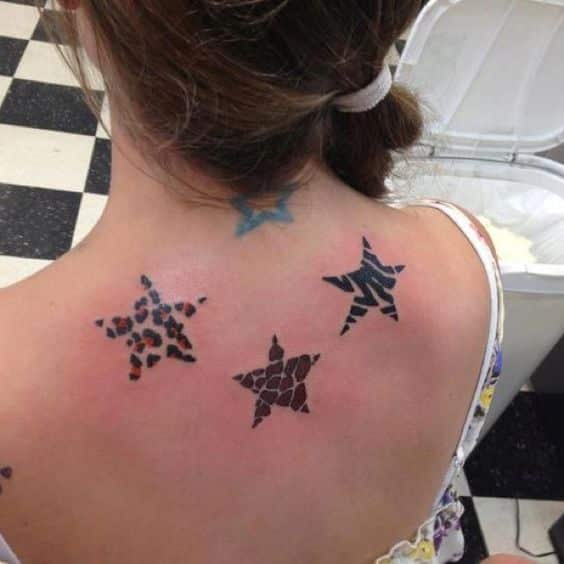 estrellas en la espalda