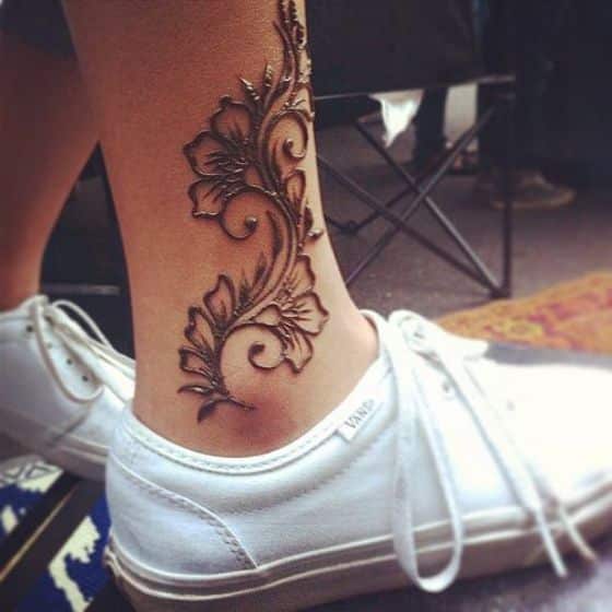 lindo diseño de henna tatuajes