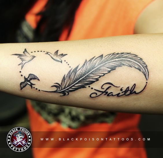 plumas con letras para tattoo