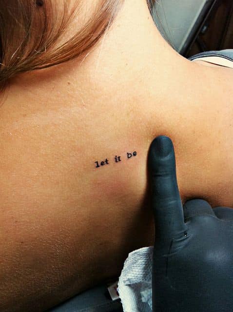 tattoo pequeño y sencillo con letras