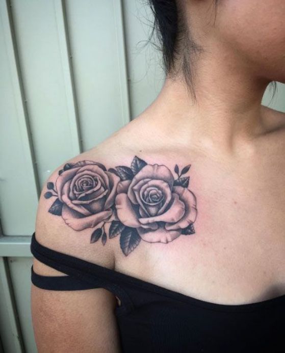 2 rosas en el hombro tato