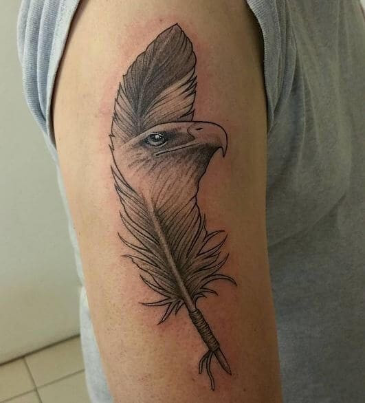 Tatuaje De Pluma Con Aves Aguila