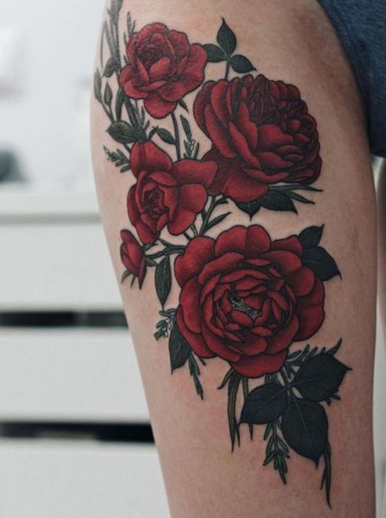 rosas en las piernas tatuaje