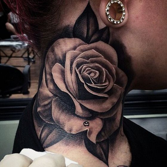 tattoo en el cuello