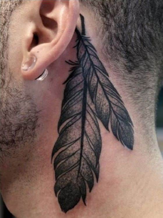 tatuaje detras de la oreja