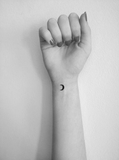 Tatuajes De Media Luna (1)