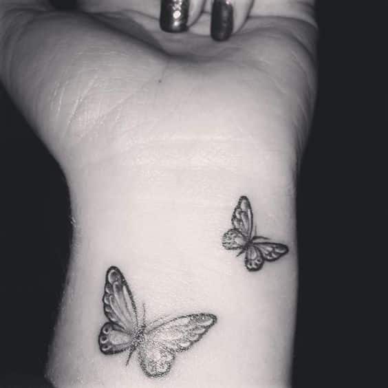  tatuaje-de-mariposa-en-la-mano