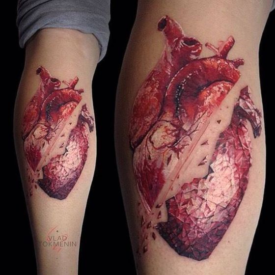 tatuaje realista de corazon